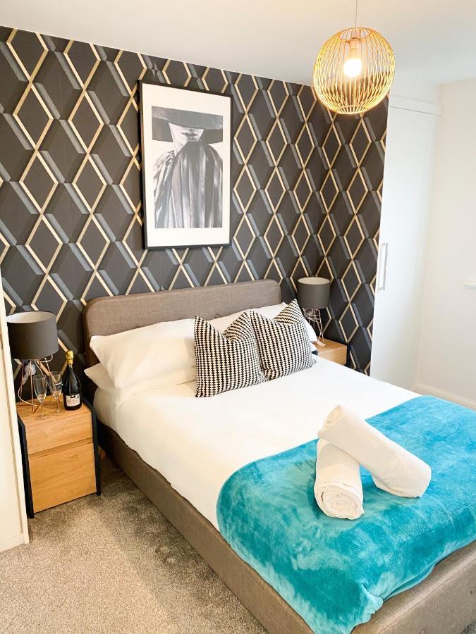 Tudors Esuites 3 Bed House Garden & Netflix Birmingham Exterior foto